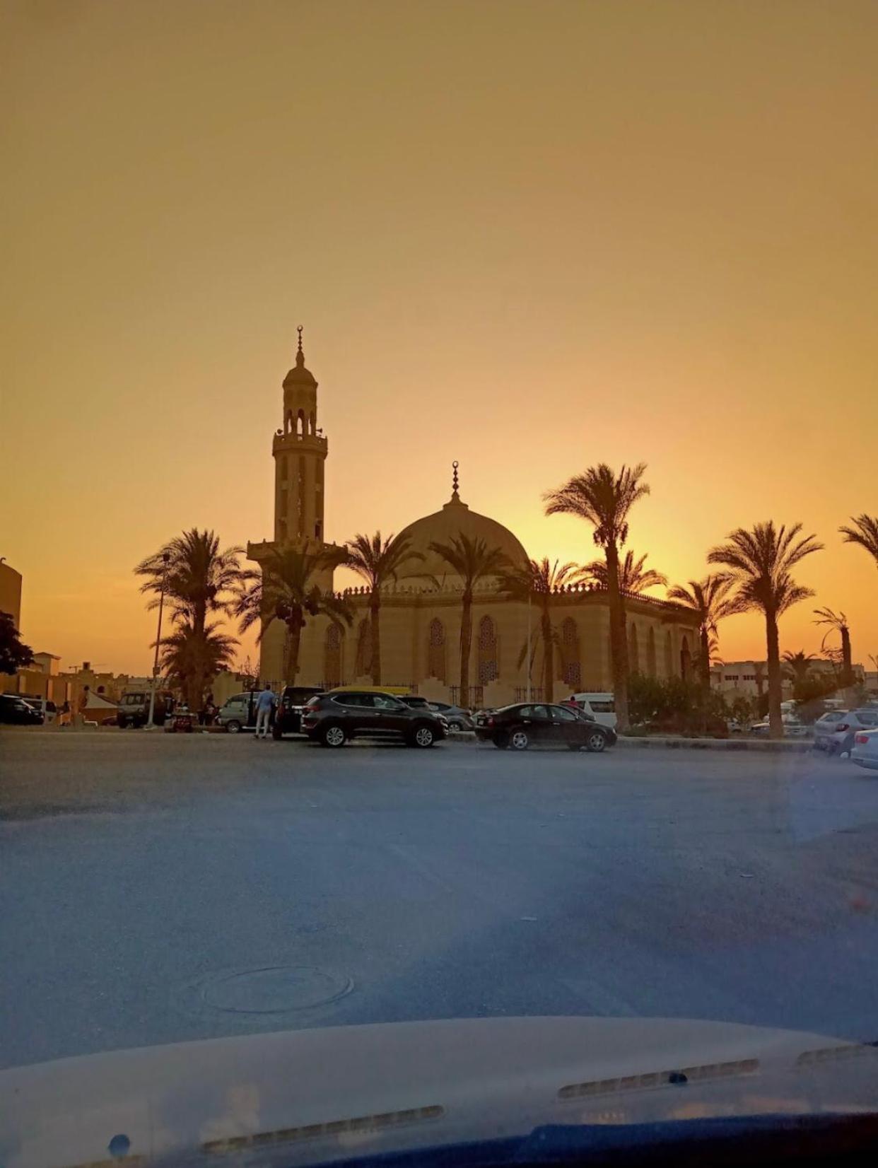 شقة في قلب القاهرة الجديدة تطل على شارع التسعين الشمالي Екстериор снимка